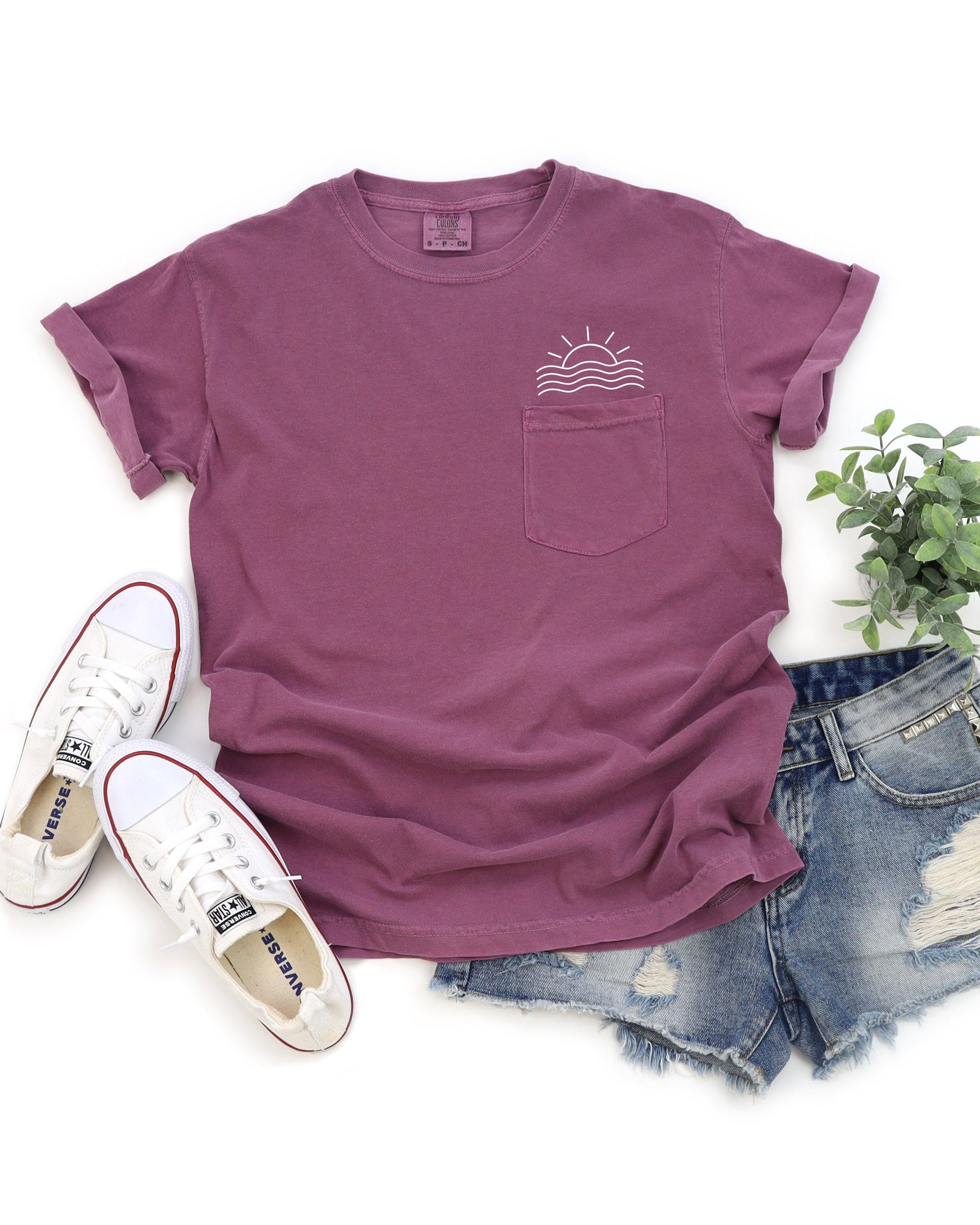 Sun & Wave Lake Beach Comfort Colors Pocket T-Shirt – Nature Camping Plant Graphic Tee