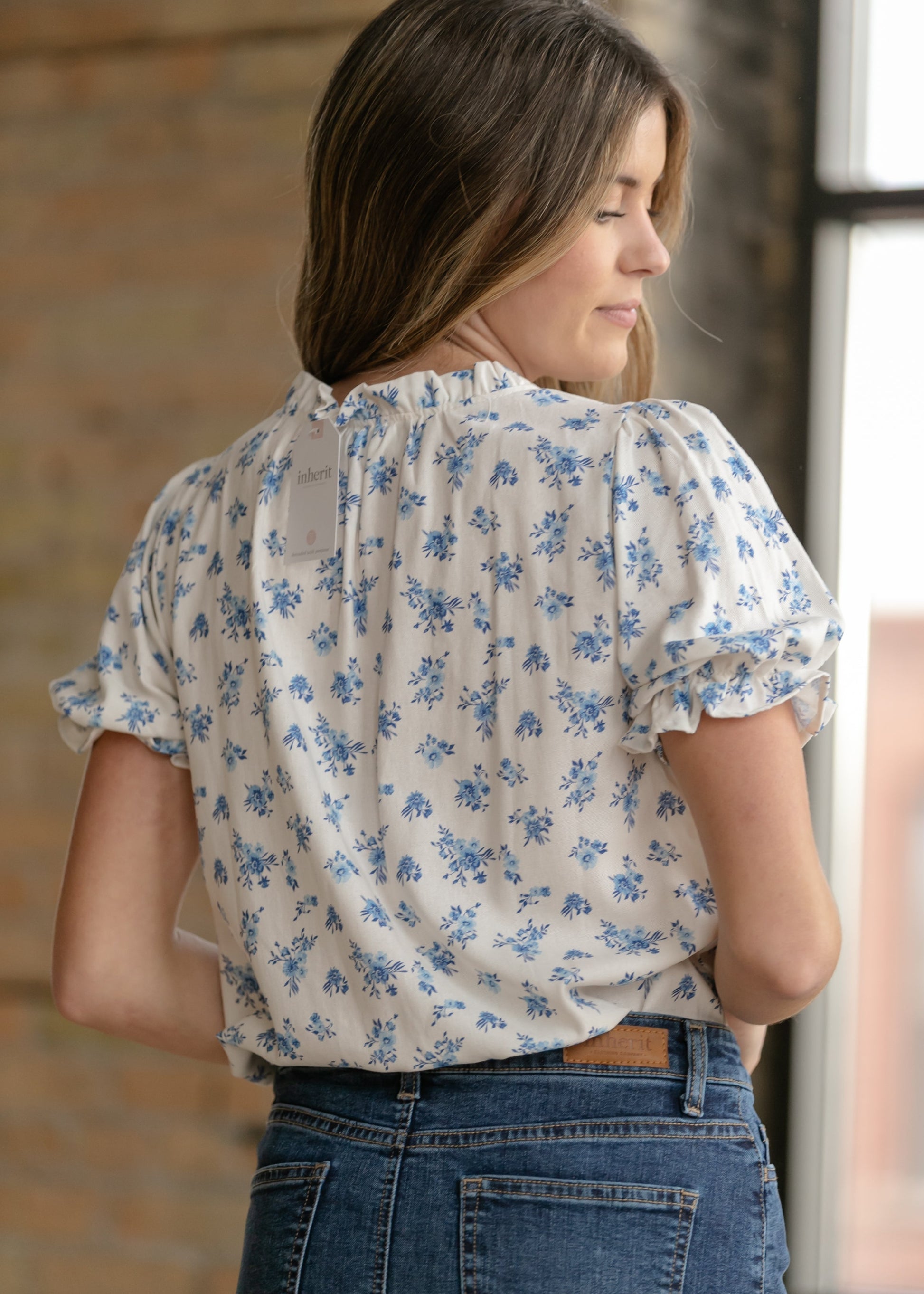 Laurel V-neck Floral Short Sleeve Top