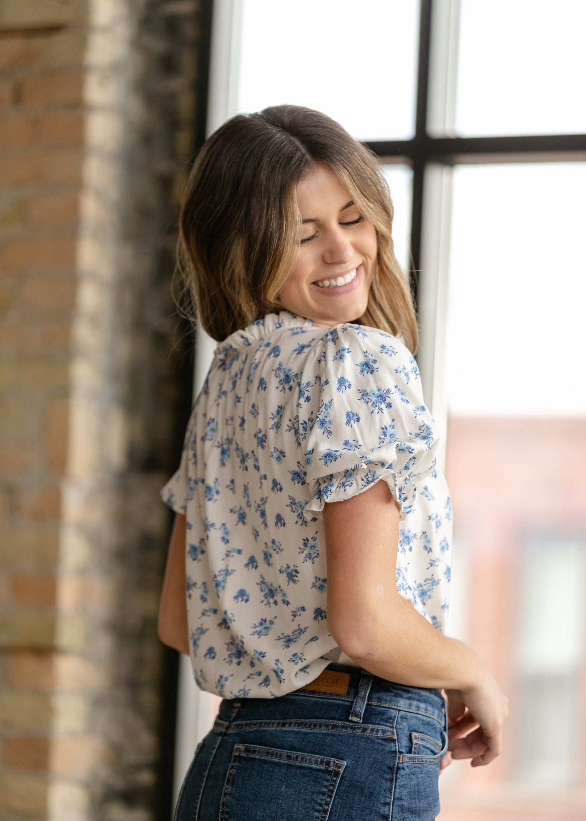 Laurel V-neck Floral Short Sleeve Top