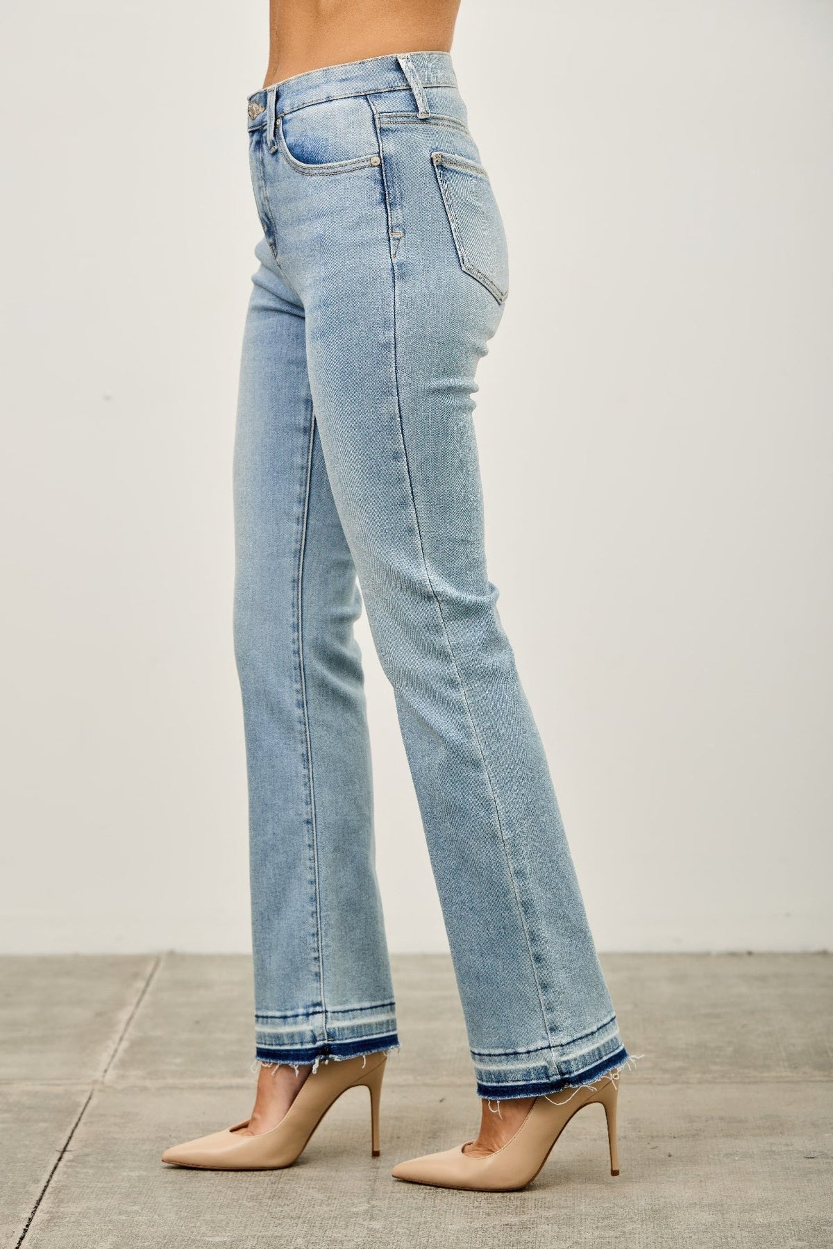 Women's Light Blue Mid Rise Flared Jean Pants With Raw Hem